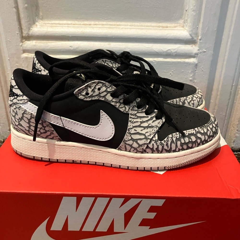 Nike Jordan 1 Retro Low OG
Black Cement (GS) 4.5Y